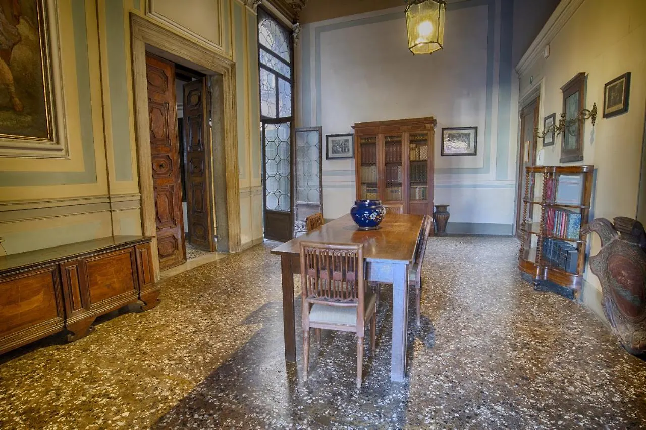 Vintage Venice Apartment 0*,  Italie