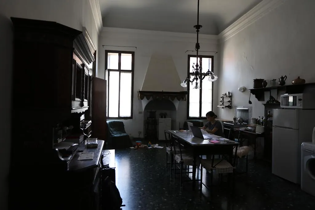 Vintage Venice Apartment