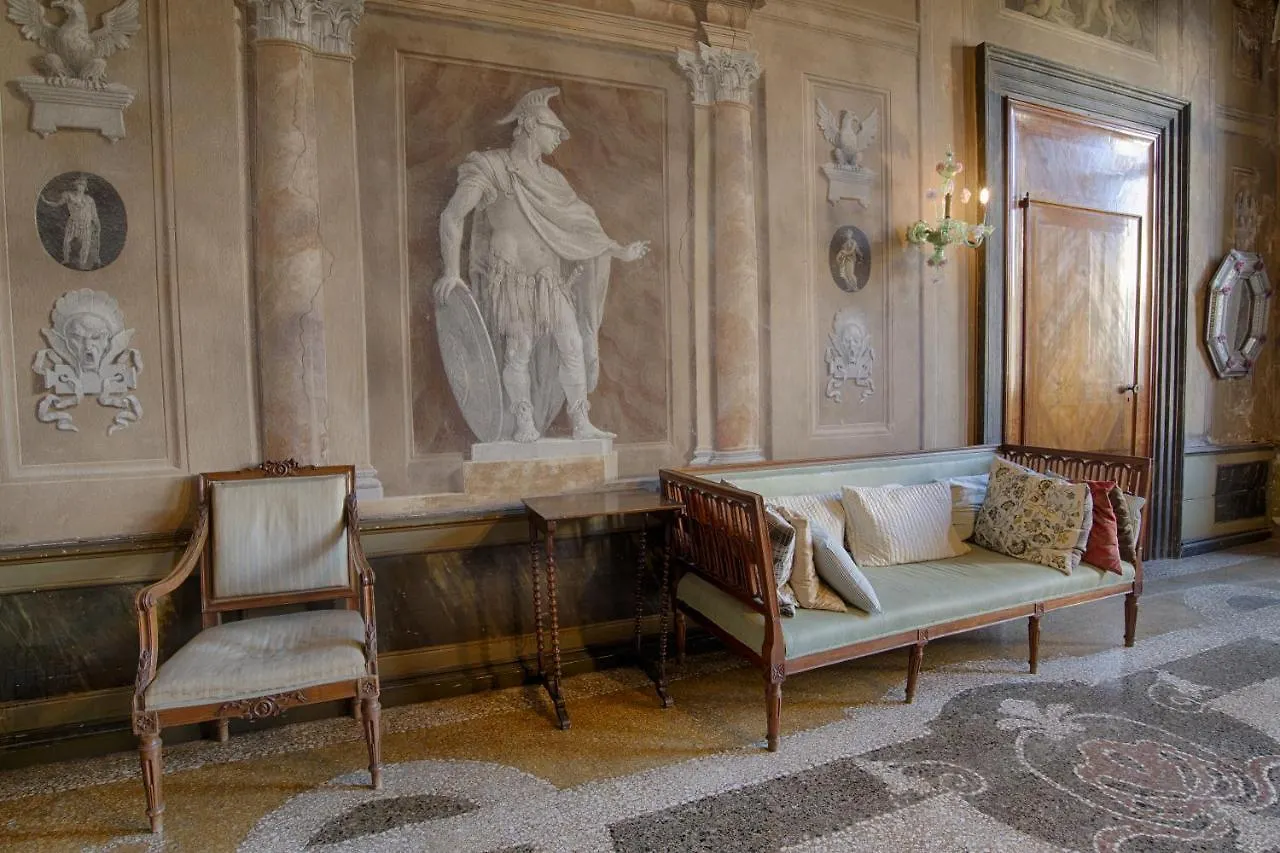 Vintage Venice Apartment Italy