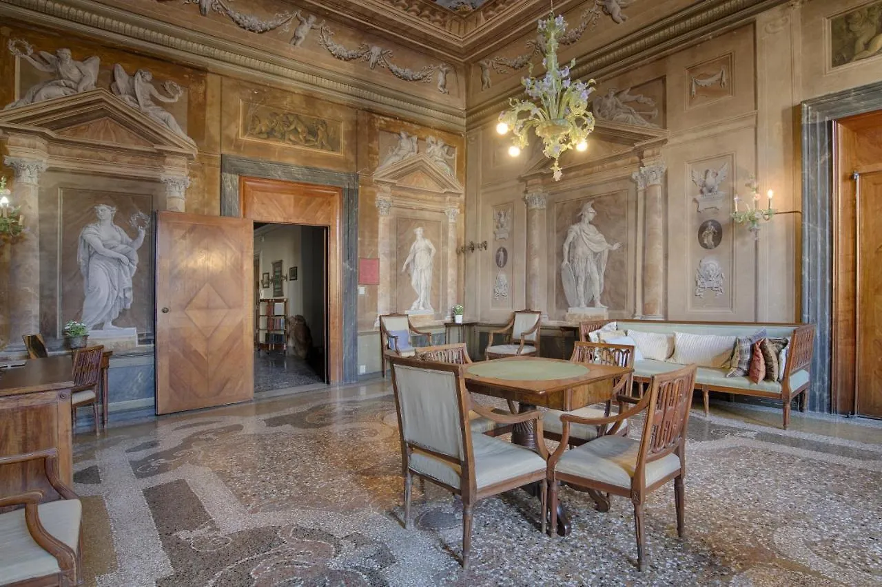 Vintage Venice Apartment