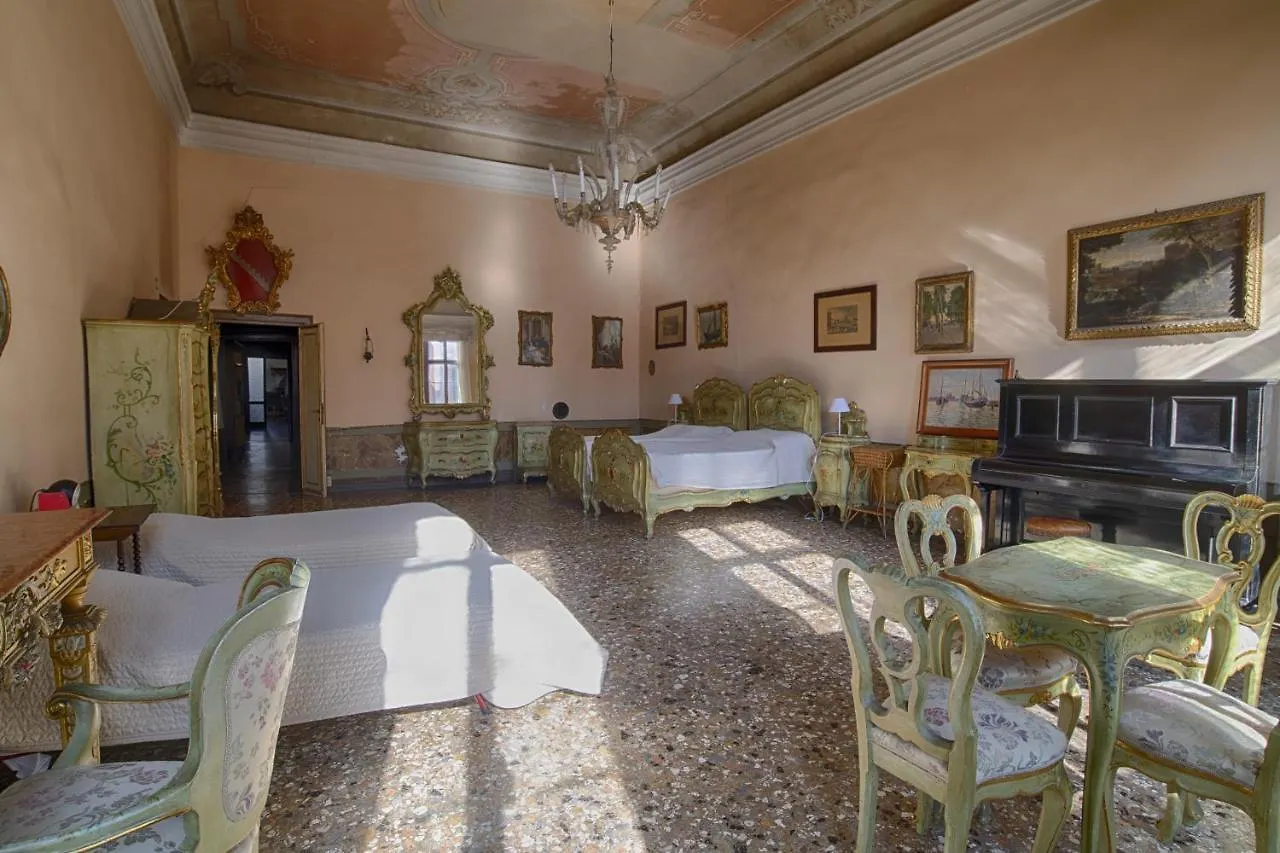 Vintage Venice Apartment